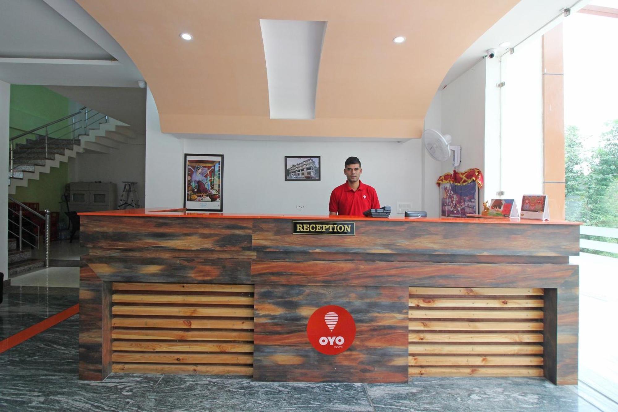 Oyo Hotel Chandni 다람샬라 외부 사진